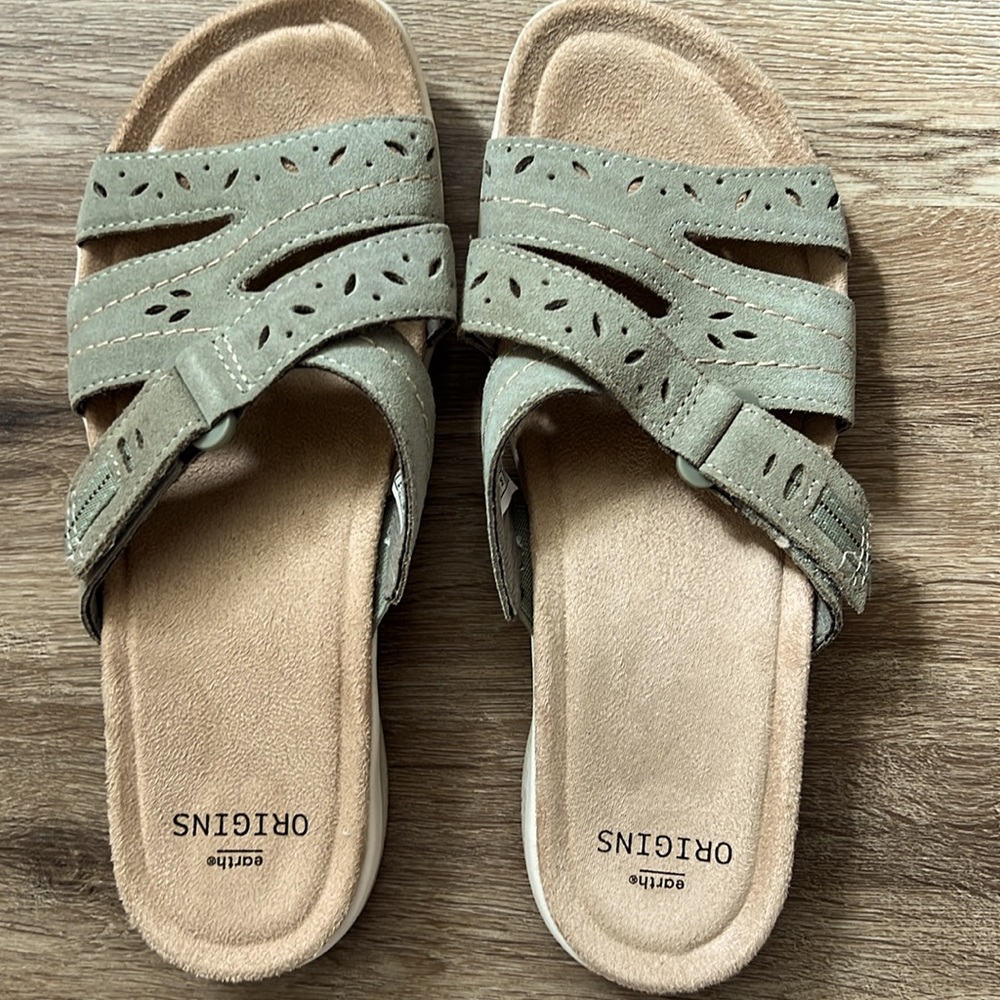 Earth Origins women’s sandals, size 8